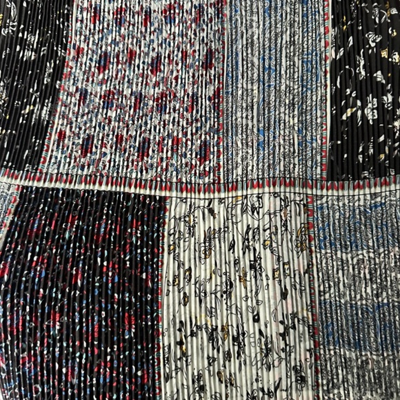 One September Anthropologie Tamarosa Accordian Pleated Top - Picture 7 of 7